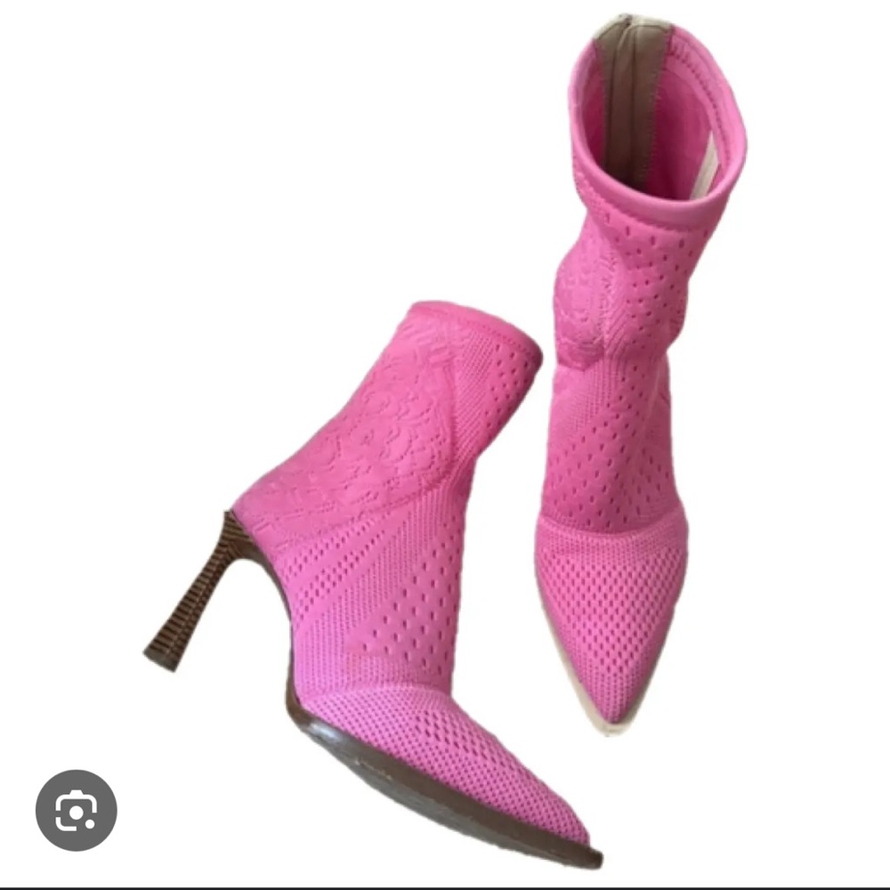Fendi 38 Pink Women's Boots worn 1x!
